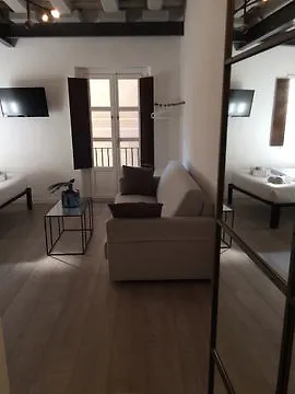 Hotel No 5 - The Streets 4*