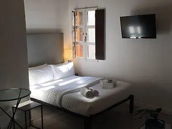 Hotel No 5 - The Streets 4*